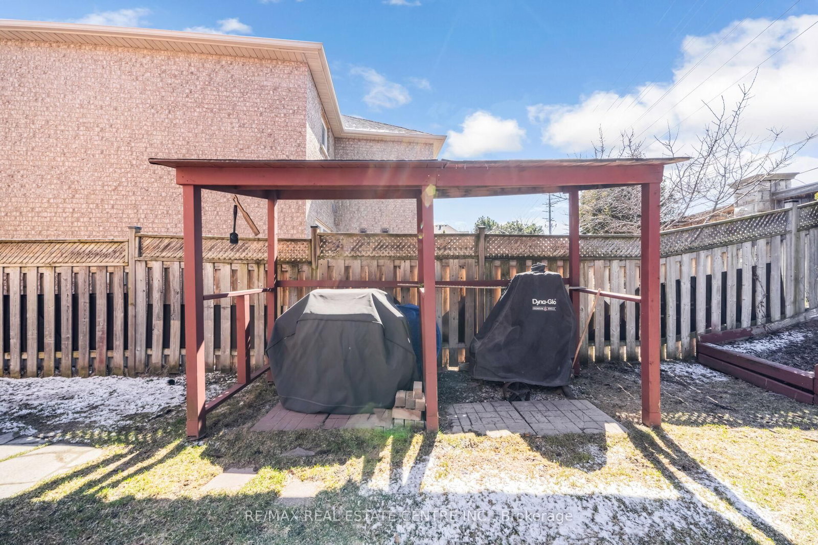 Detached House for sale at 22 Mistycreek Crescent, Brampton, Ontario, L7A 3E8 - Fletcher's Meadow - MLS: W12990384