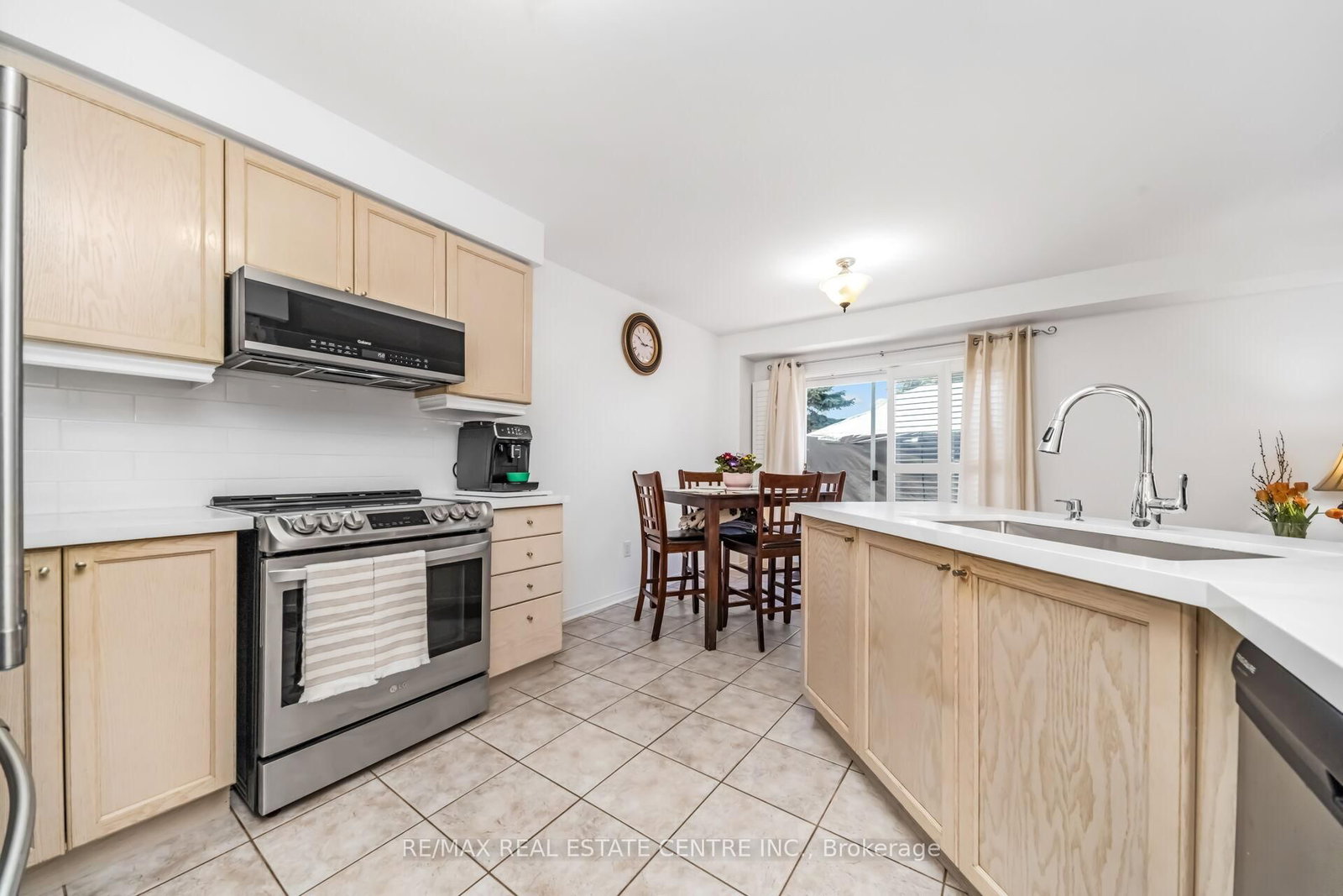 Detached House for sale at 22 Mistycreek Crescent, Brampton, Ontario, L7A 3E8 - Fletcher's Meadow - MLS: W12990384