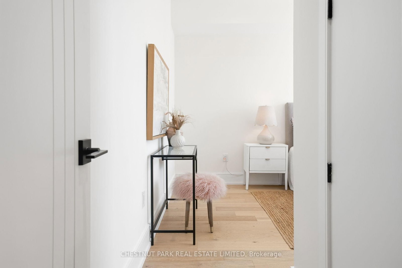 Detached House for sale at 86 Edgecroft Road, Toronto, Ontario, M8Z 2C3 - Stonegate-Queensway - MLS: W12990396