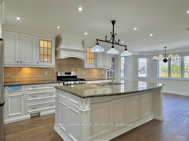 5439 Planters Wood Crt, Mississauga, L5M 5V6 | Image 3