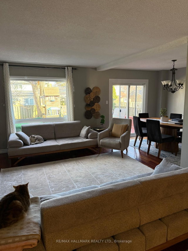 MAIN FLOOR - 2793 Quill Crescent