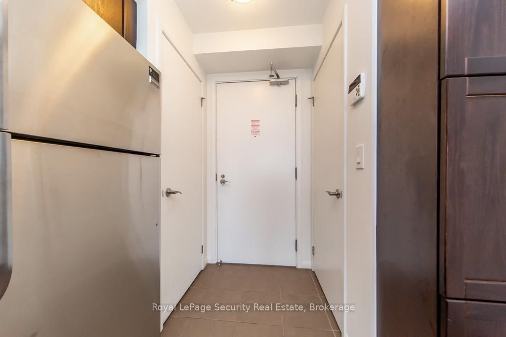 800 Lawrence Avenue W, Unit 1121 - Photo 32