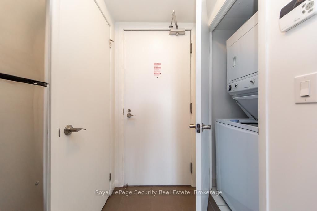 800 Lawrence Avenue W, Unit 1121 - Photo 33