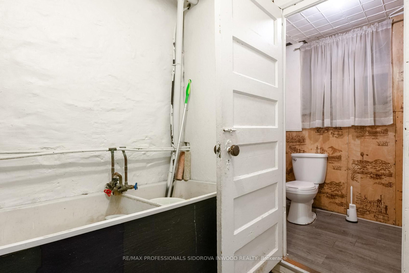 1665 Bloor Street W - Photo 16