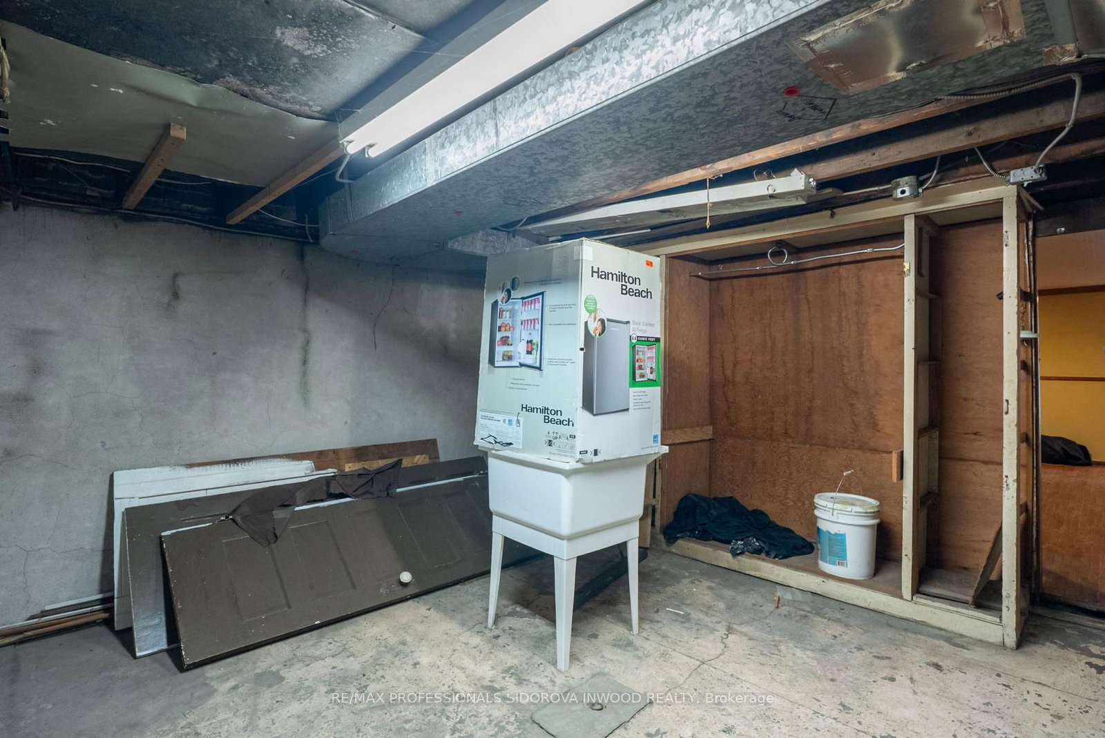 1665 Bloor Street W - Photo 22