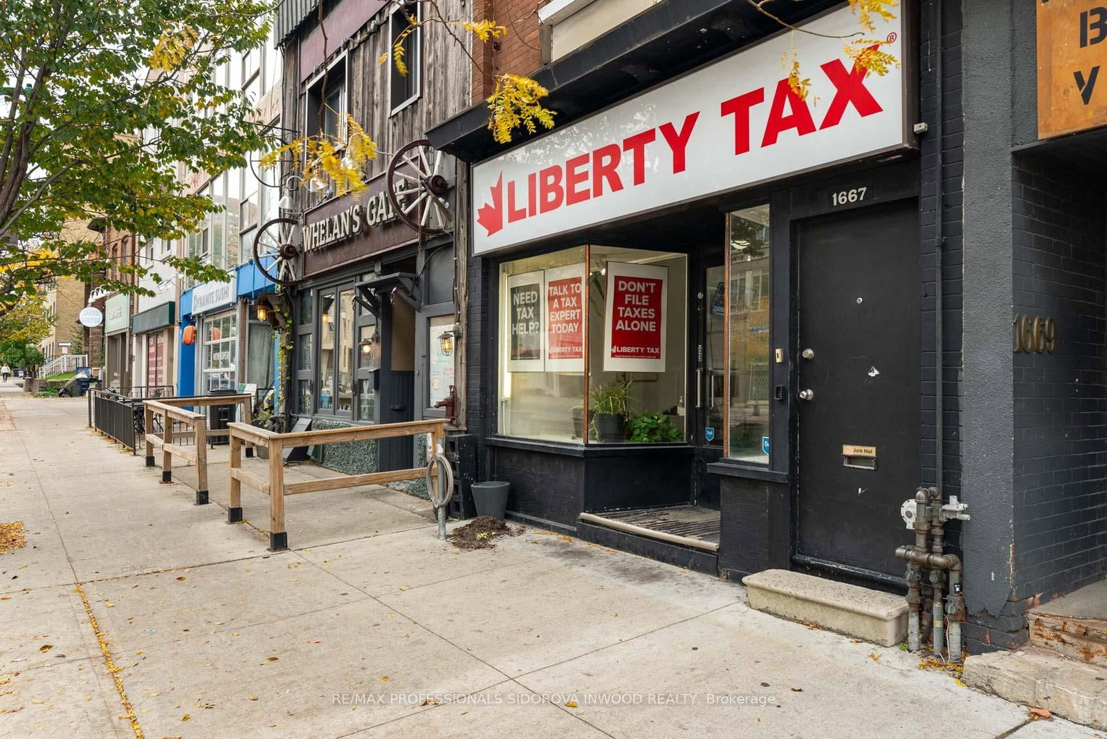 1665 Bloor Street W - Photo 3