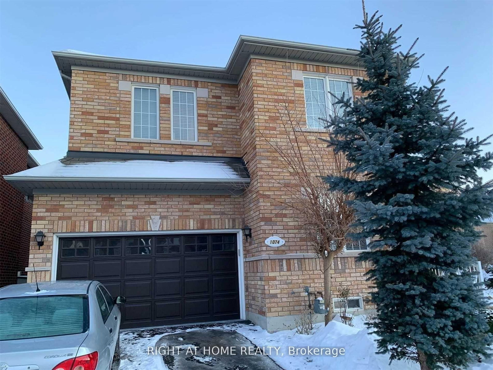 Detached House for sale at 1074 Mccuaig Drive, Milton, Ontario, L9T 6T2 - Clarke - MLS: W12990782