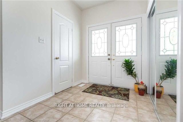 1074 Mccuaig Drive S