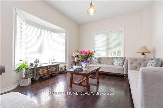 Detached House for sale at 1074 Mccuaig Drive, Milton, Ontario, L9T 6T2 - Clarke - MLS: W12990782