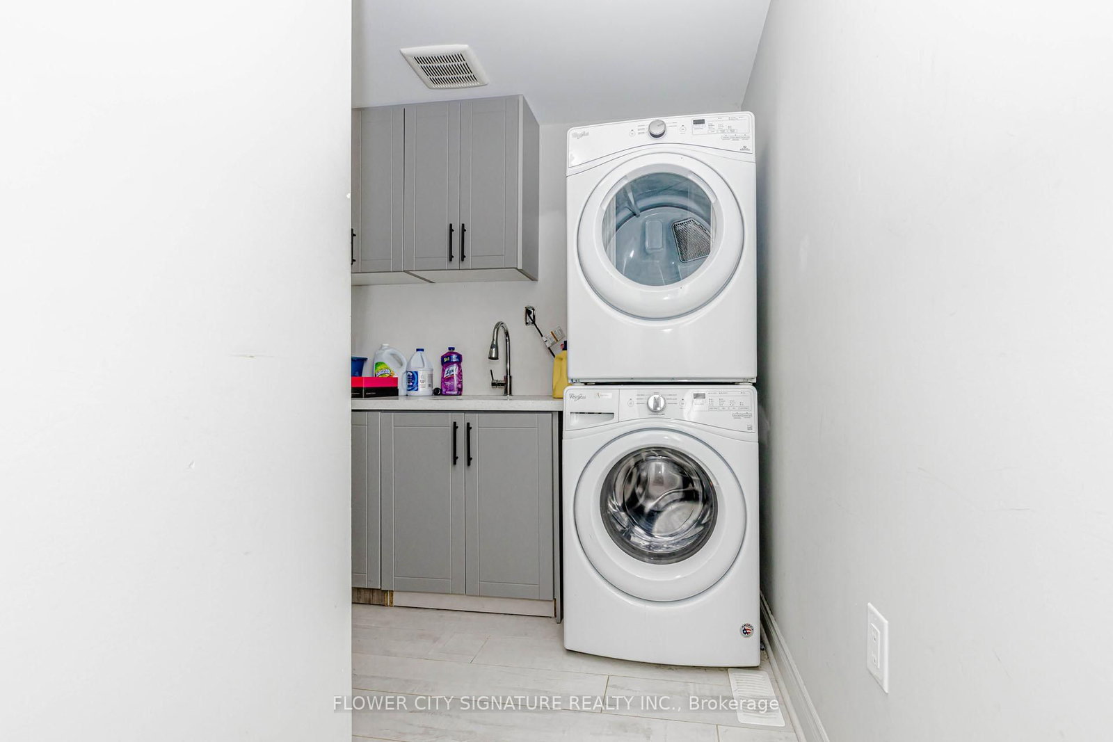 Detached House for sale at 116 Morningside Drive, Halton Hills, Ontario, L7G 0M2 - Georgetown - MLS: W12990858