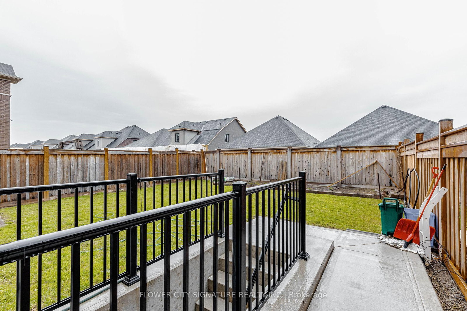 Detached House for sale at 116 Morningside Drive, Halton Hills, Ontario, L7G 0M2 - Georgetown - MLS: W12990858