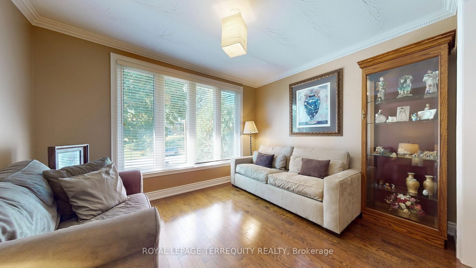 134 Hadrian Drive • Toronto, ON photo 18