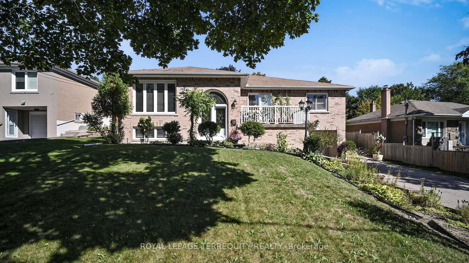 134 Hadrian Drive, Toronto, ON, photo 3