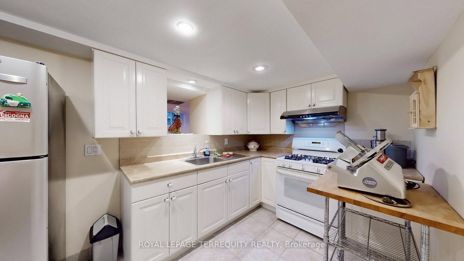 134 Hadrian Drive • Toronto, ON photo 37