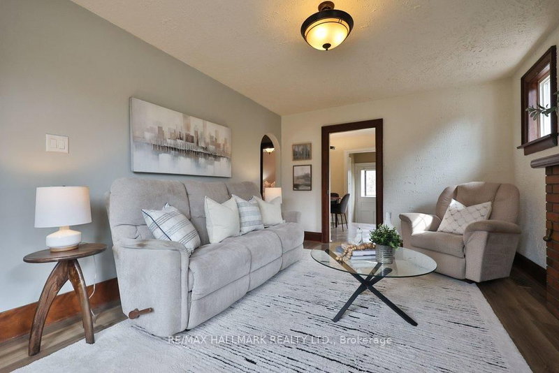 116 Mill St S, Brampton, L6Y 1T3 | Image 2