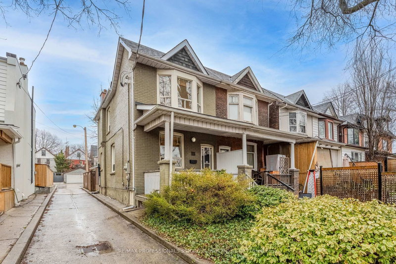 413 Indian Grve, Toronto, M6P 2H7 | Image 2