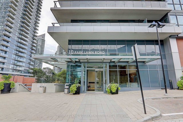 2004 - 10 Park Lawn Road