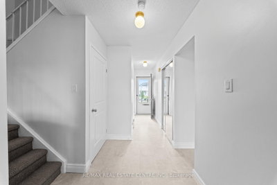 13 Gold Pine Court — photo 3