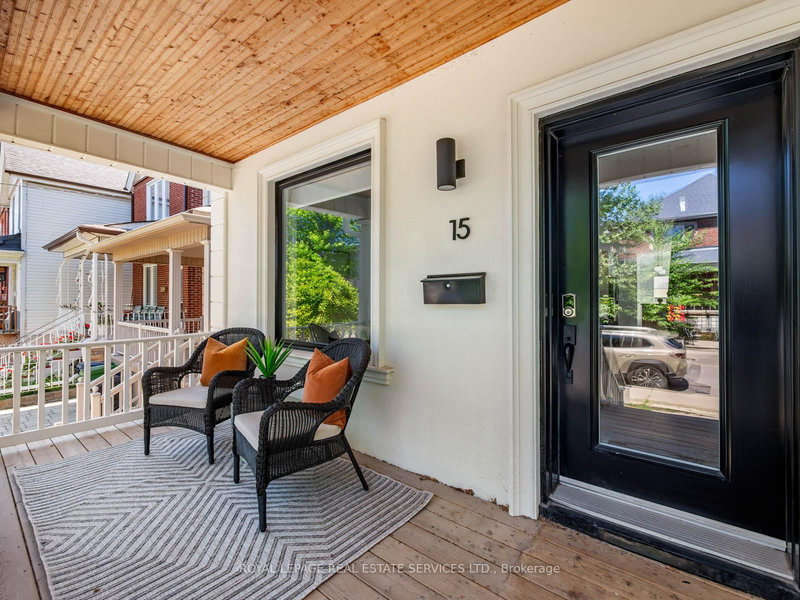 15 Melville Ave, Toronto, M6G 1Y1 | Image 2