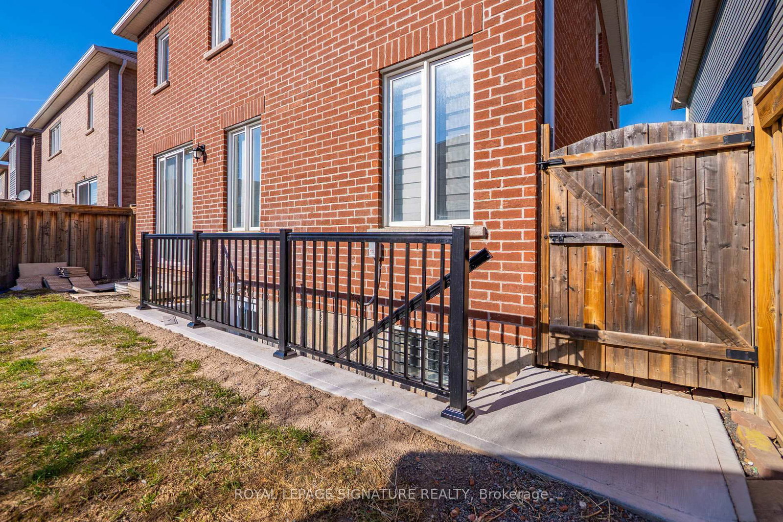 533 Yates Drive - Photo 2