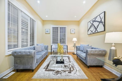 26 Drummondville Drive — photo 4