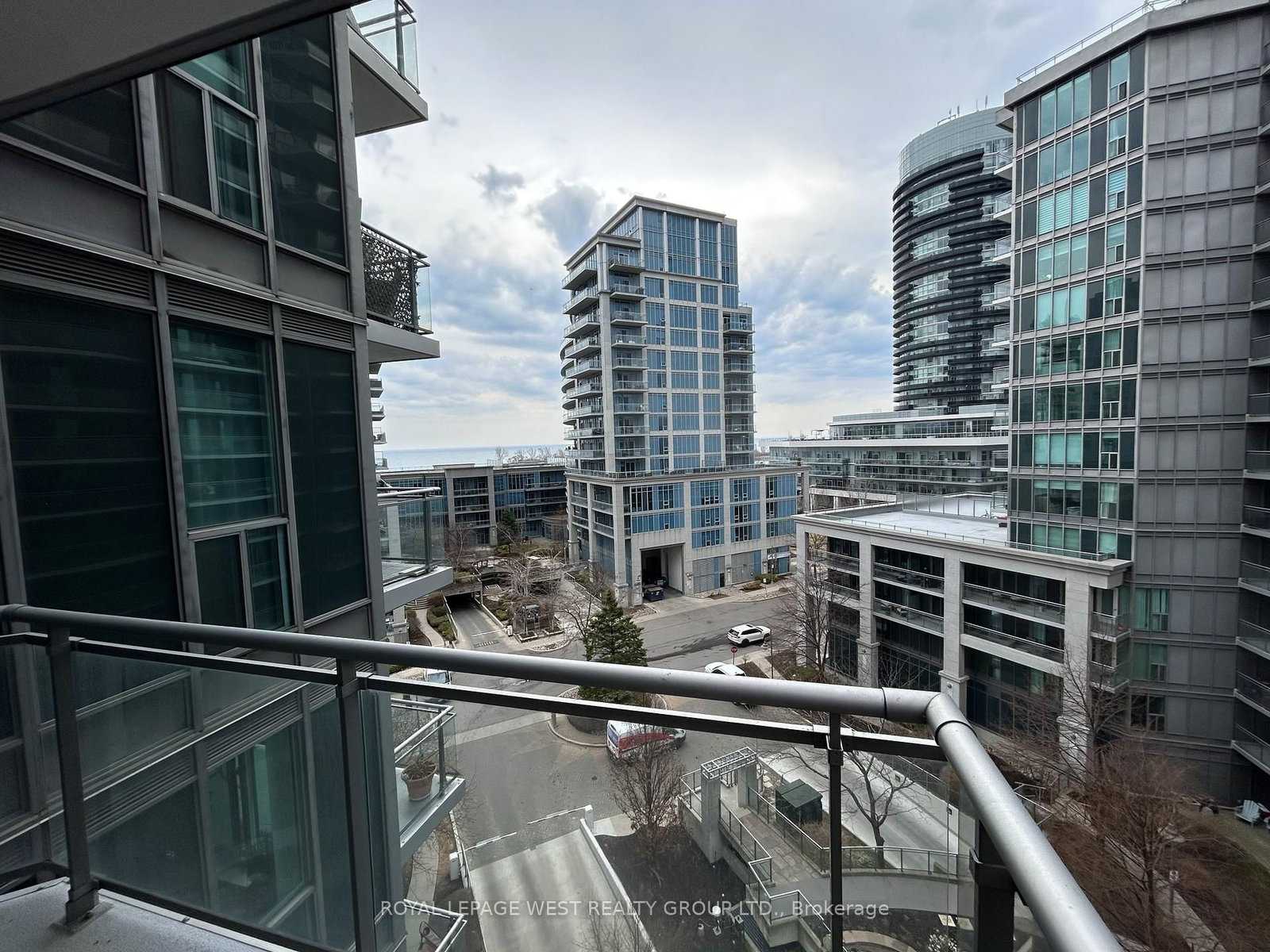 2119 Lakeshore Boulevard, Unit 711 - Photo 10