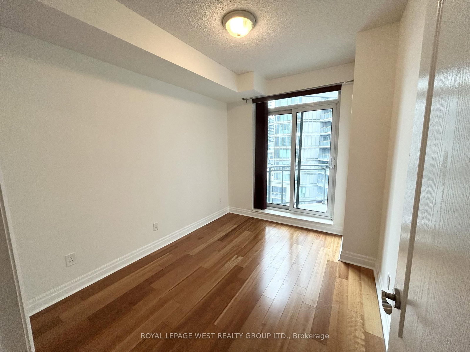 2119 Lakeshore Boulevard, Unit 711 - Photo 11