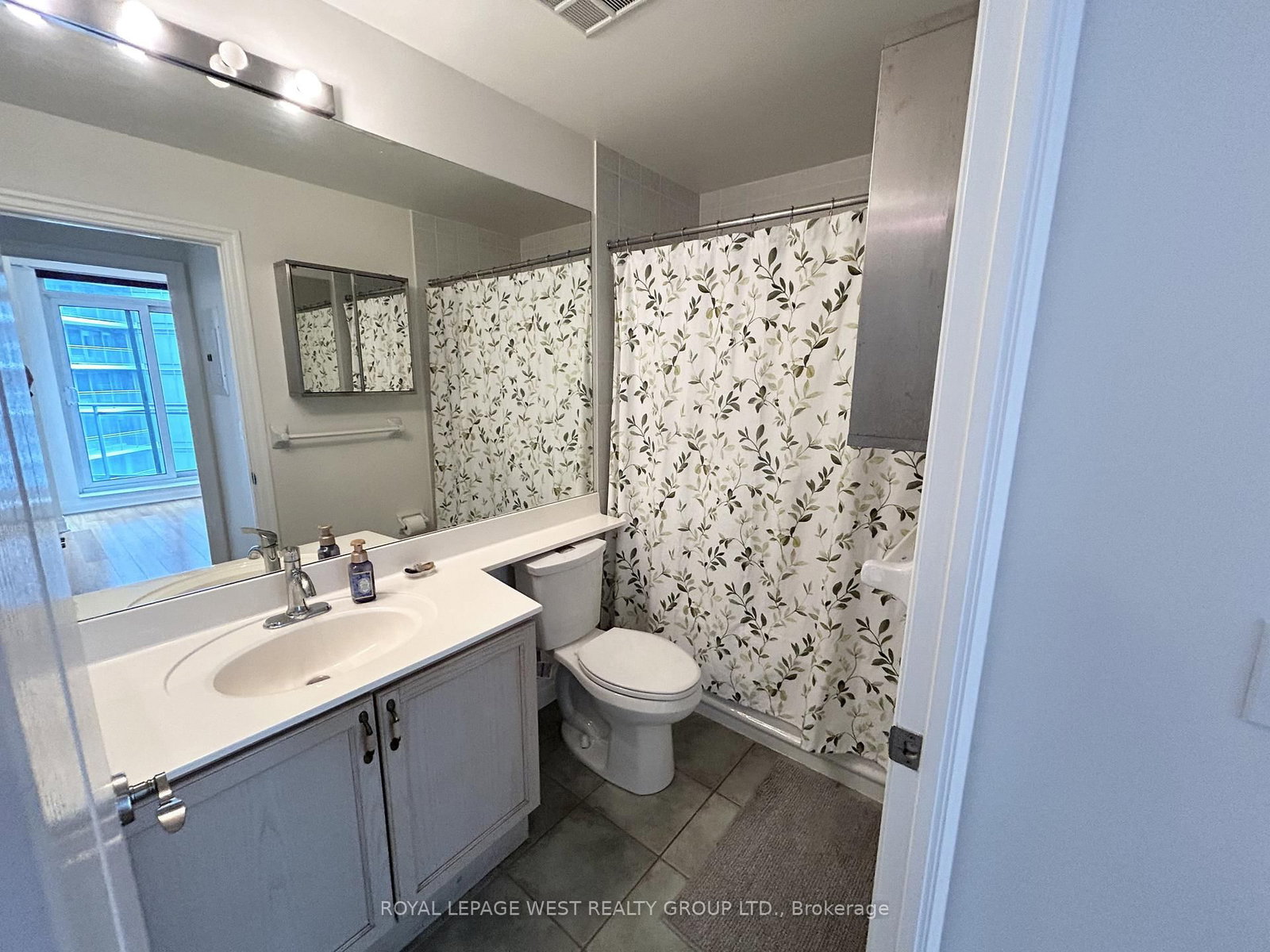 2119 Lakeshore Boulevard, Unit 711 - Photo 13