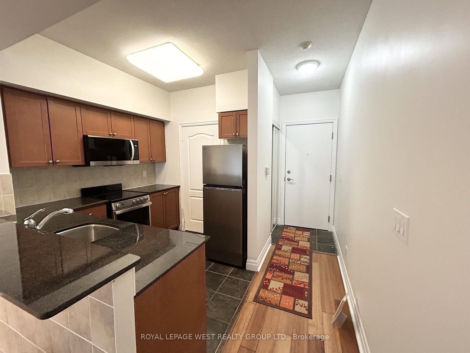 2119 Lakeshore Boulevard, Unit 711 - Photo 4