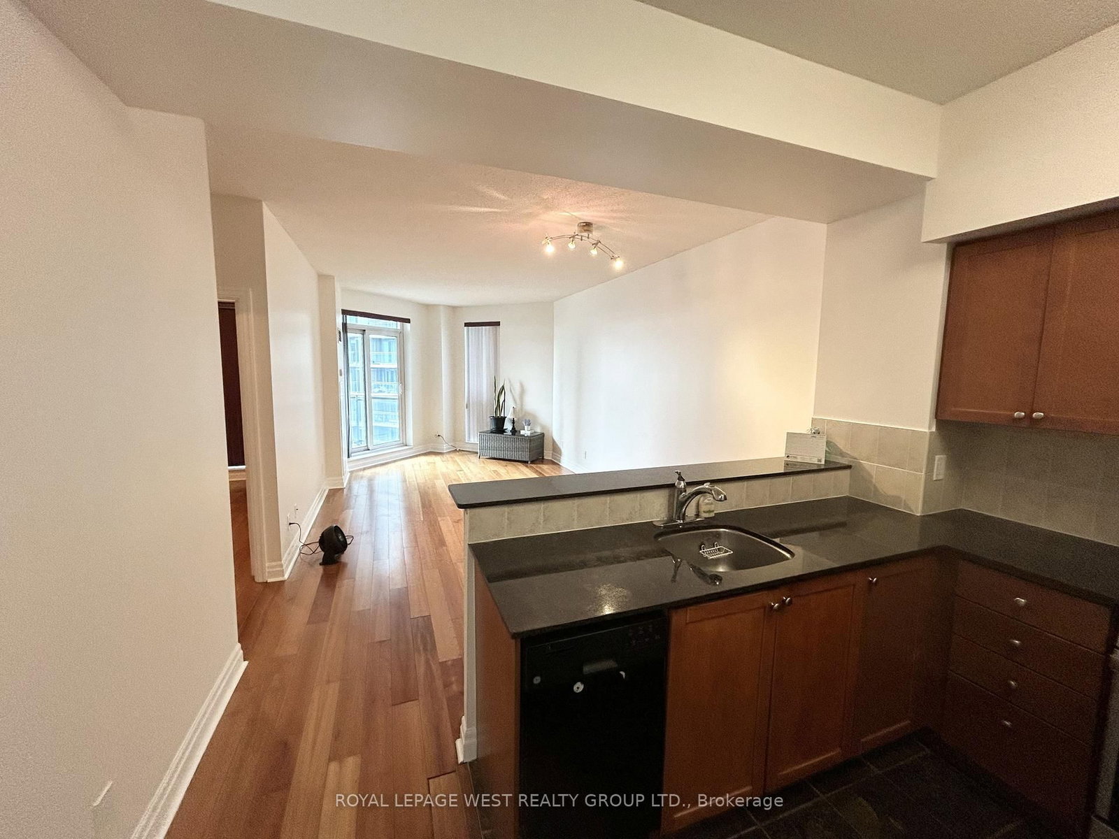 2119 Lakeshore Boulevard, Unit 711 - Photo 6