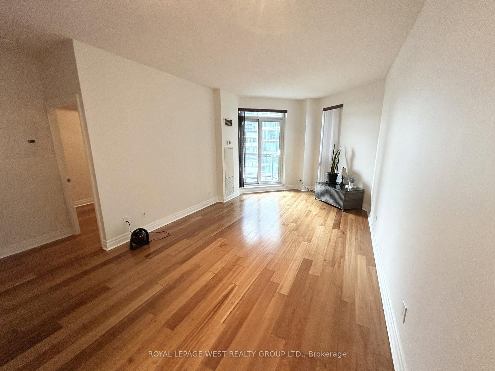 2119 Lakeshore Boulevard, Unit 711 - Photo 8