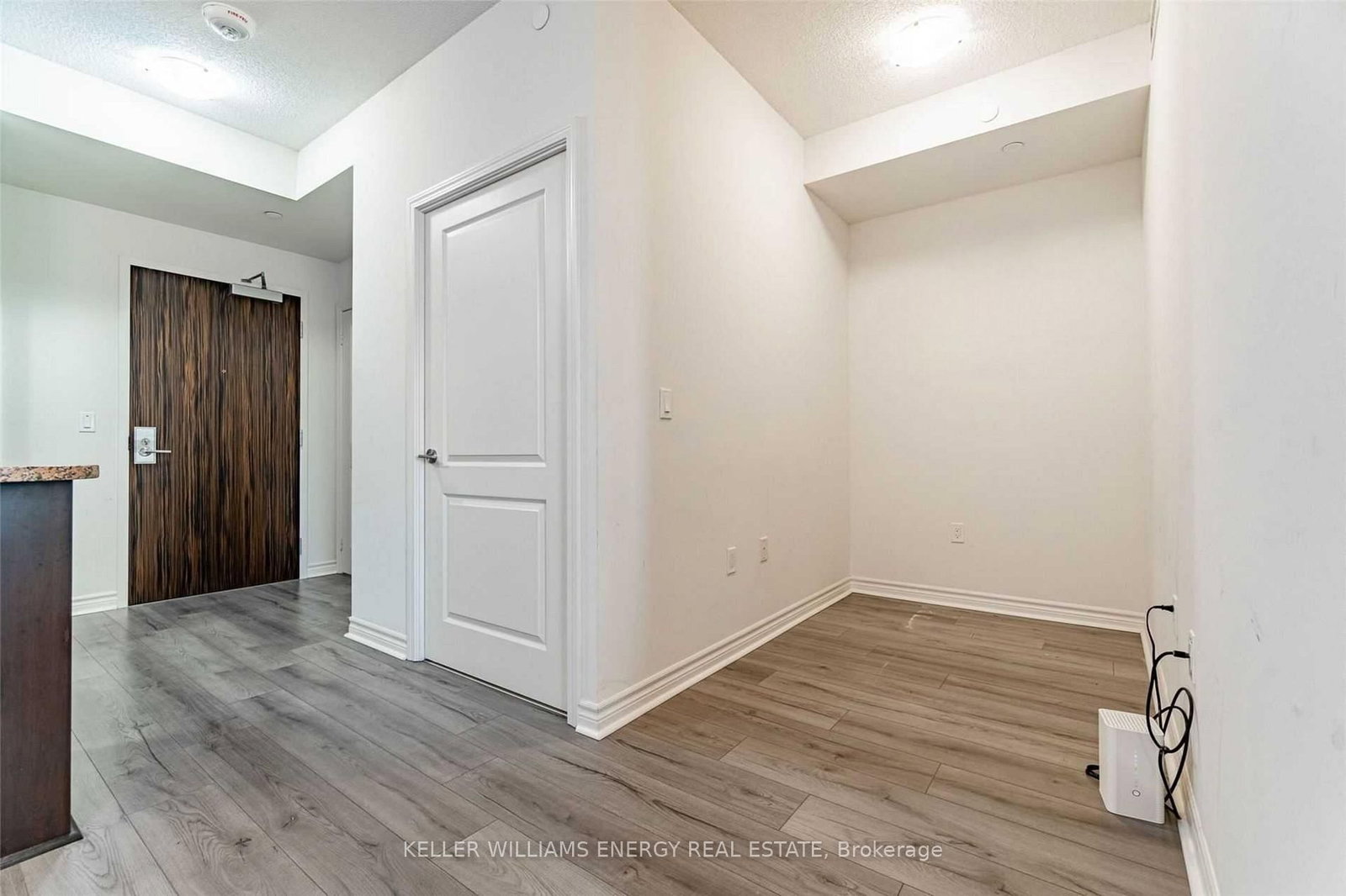 349 Rathburn Road West Road S, Unit 710 - Photo 8