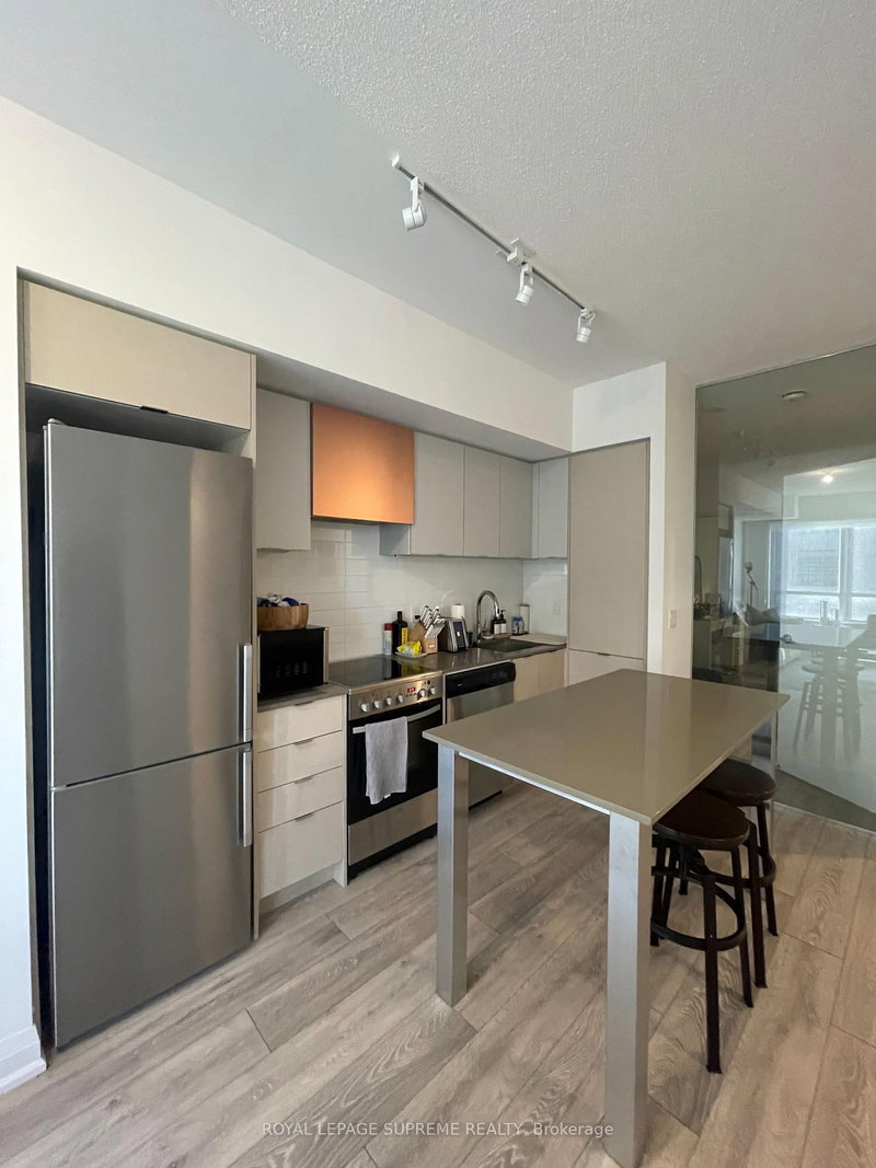 646 - 26 Gibbs Rd, Toronto, M9B 0E3 | Image 2