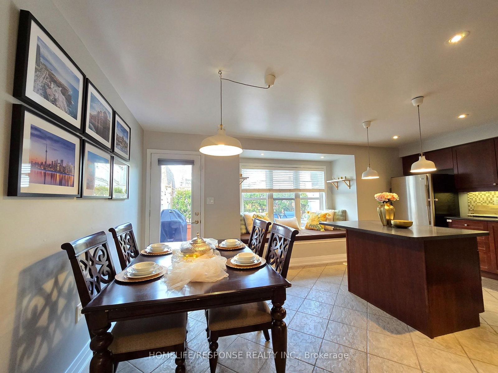 Townhouse for sale at 635 SCOTT Boulevard, Milton, Ontario, L9T 0P2 - Harrison - MLS: W12991480