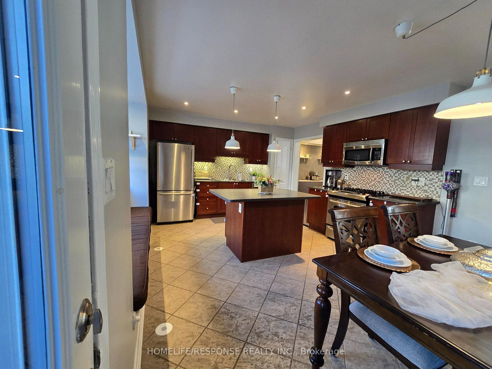 Townhouse for sale at 635 SCOTT Boulevard, Milton, Ontario, L9T 0P2 - Harrison - MLS: W12991480