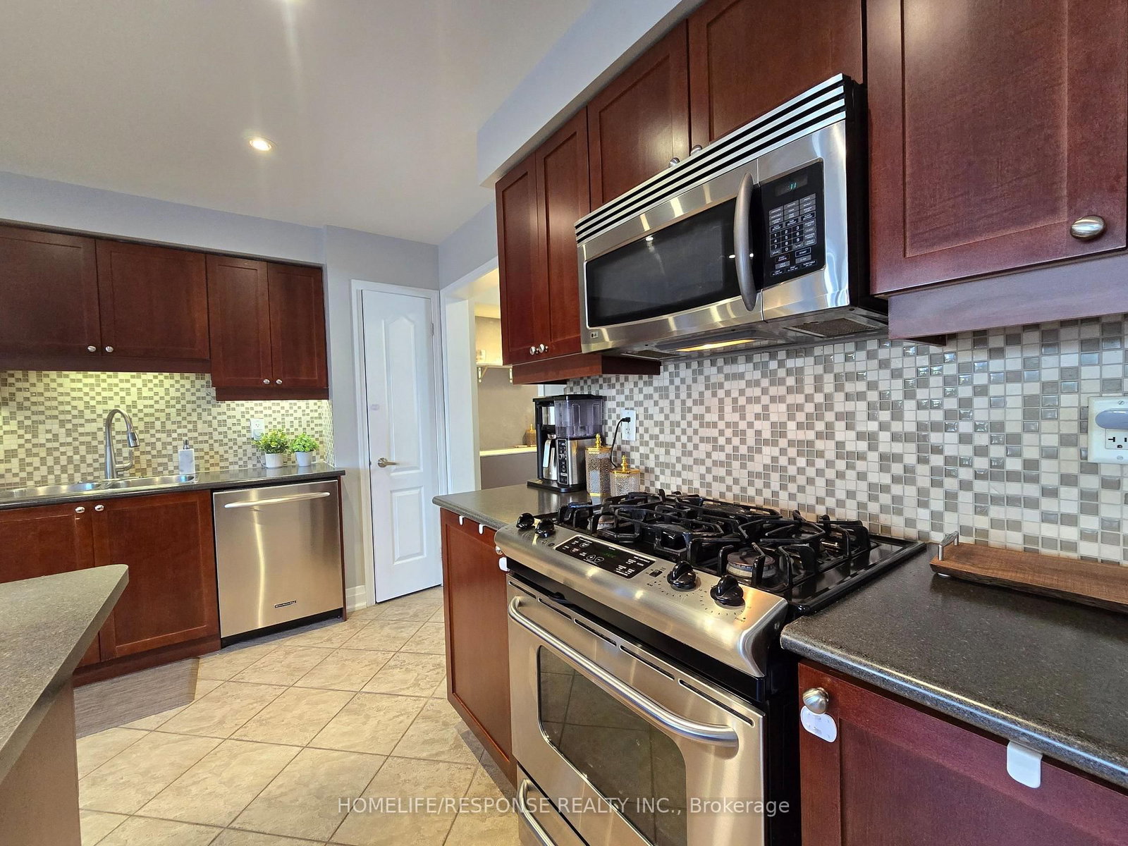 Townhouse for sale at 635 SCOTT Boulevard, Milton, Ontario, L9T 0P2 - Harrison - MLS: W12991480