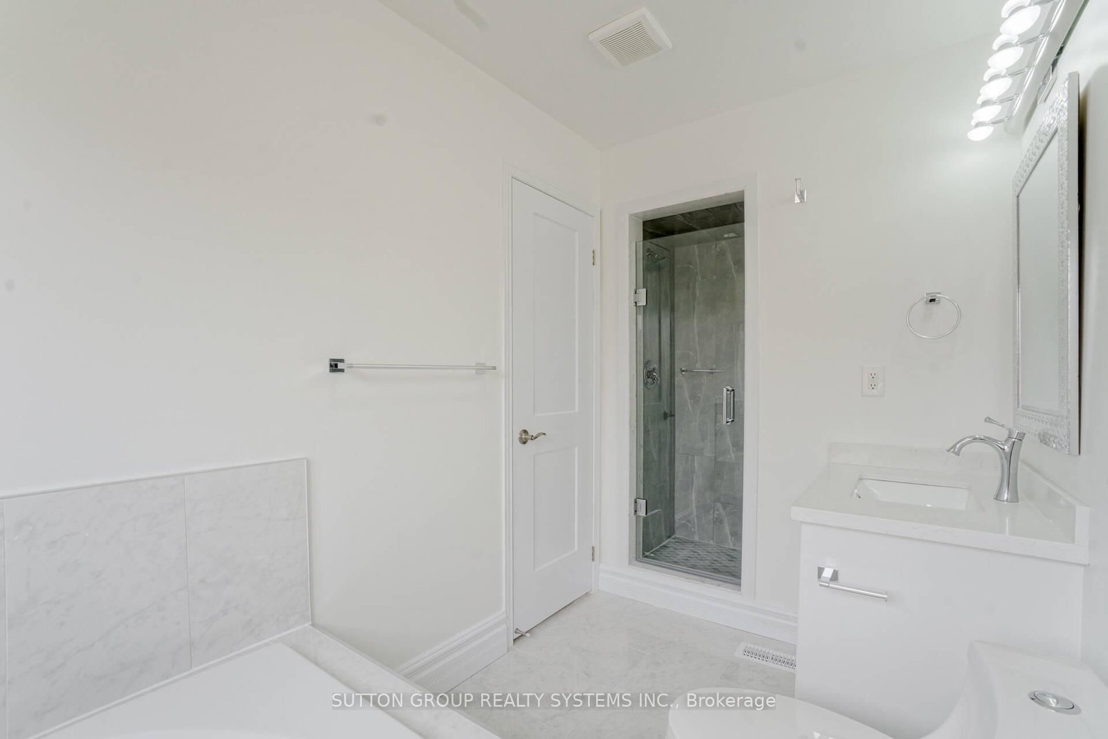 6399 Spinnaker Circle, Unit 14 - Photo 23