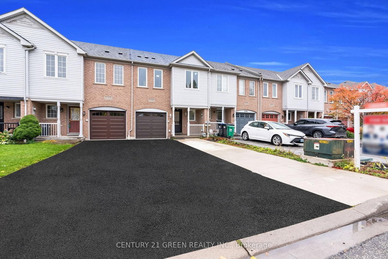 3152 Angel Pass Dr, Mississauga, L5M 7R5 | Image 2