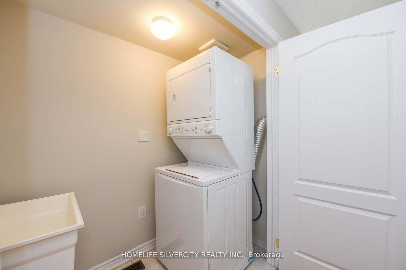 7 Miami Grove, Unit Lower - Photo 4