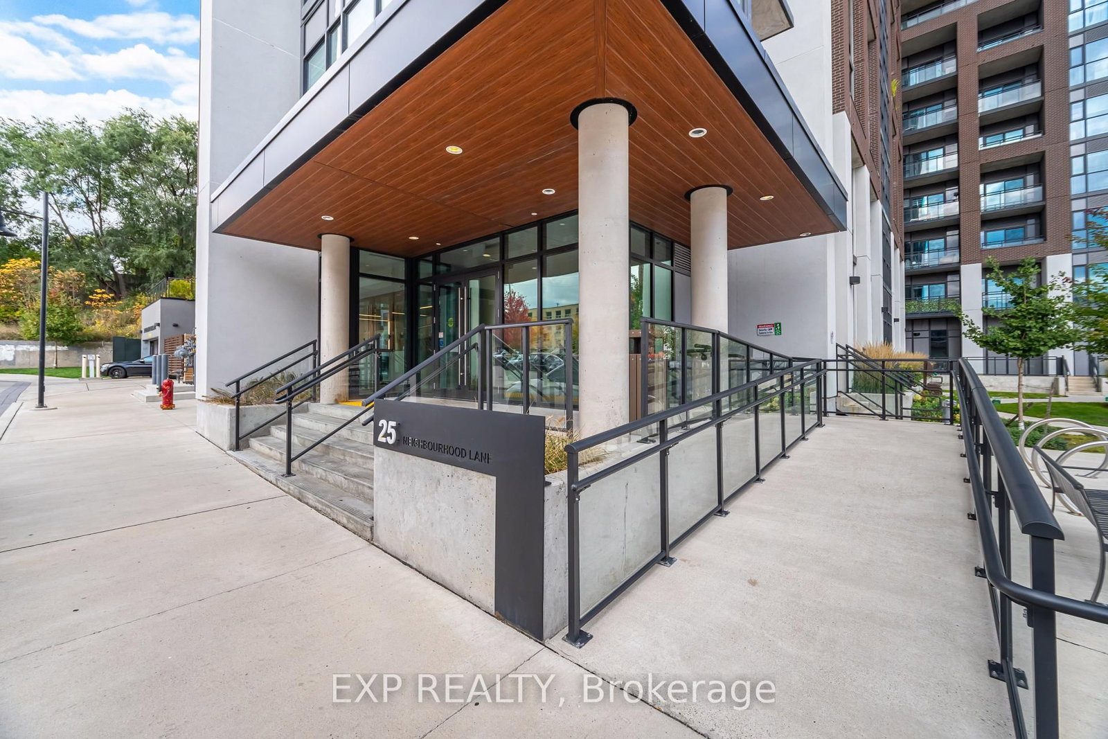 812-25 Neighbourhood Lane, Toronto, ON, photo 3