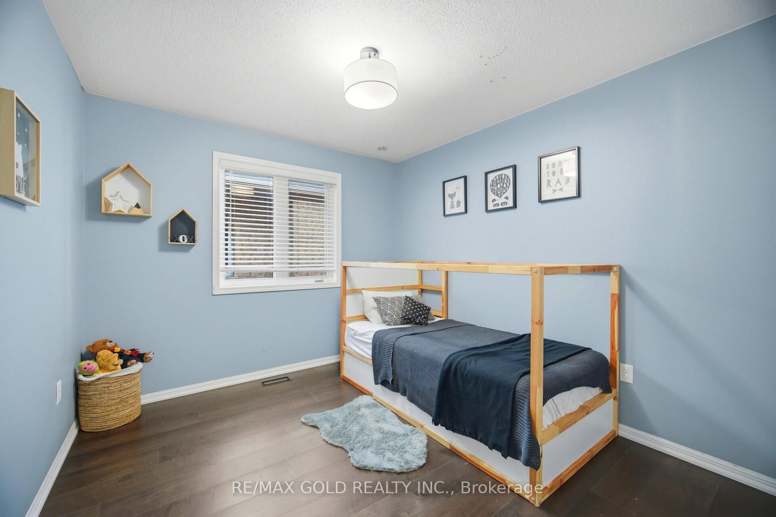 Detached House for sale at 20 Peppermint Close, Brampton, Ontario, L6P 3C7 - Bram East - MLS: W12991590