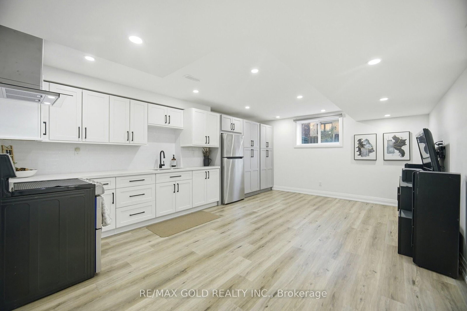 Detached House for sale at 20 Peppermint Close, Brampton, Ontario, L6P 3C7 - Bram East - MLS: W12991590