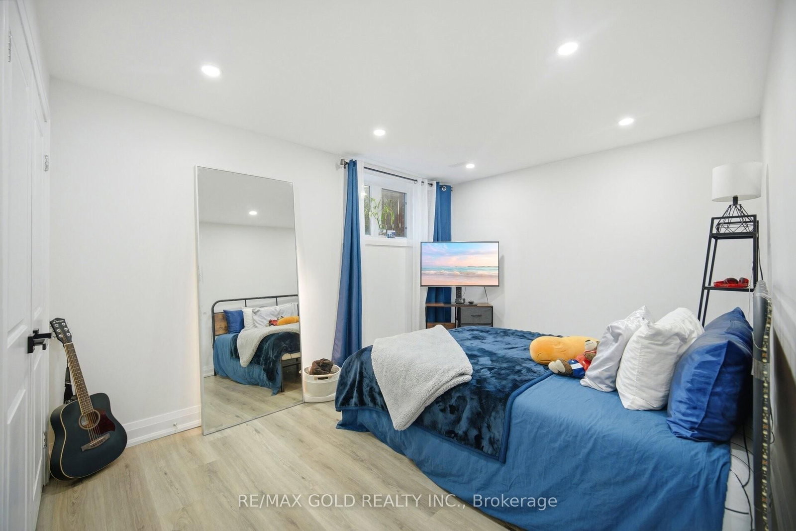 Detached House for sale at 20 Peppermint Close, Brampton, Ontario, L6P 3C7 - Bram East - MLS: W12991590