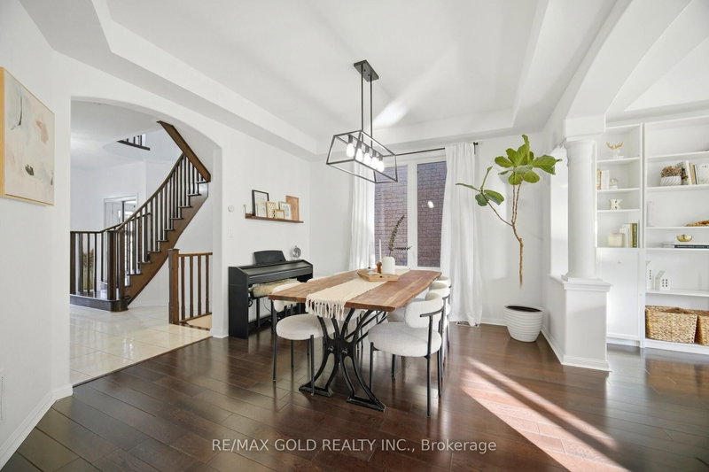 20 Peppermint Clse, Brampton, L6P 3C7 | Image 3