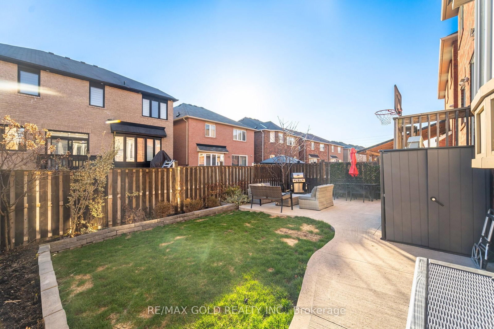 Detached House for sale at 20 Peppermint Close, Brampton, Ontario, L6P 3C7 - Bram East - MLS: W12991590