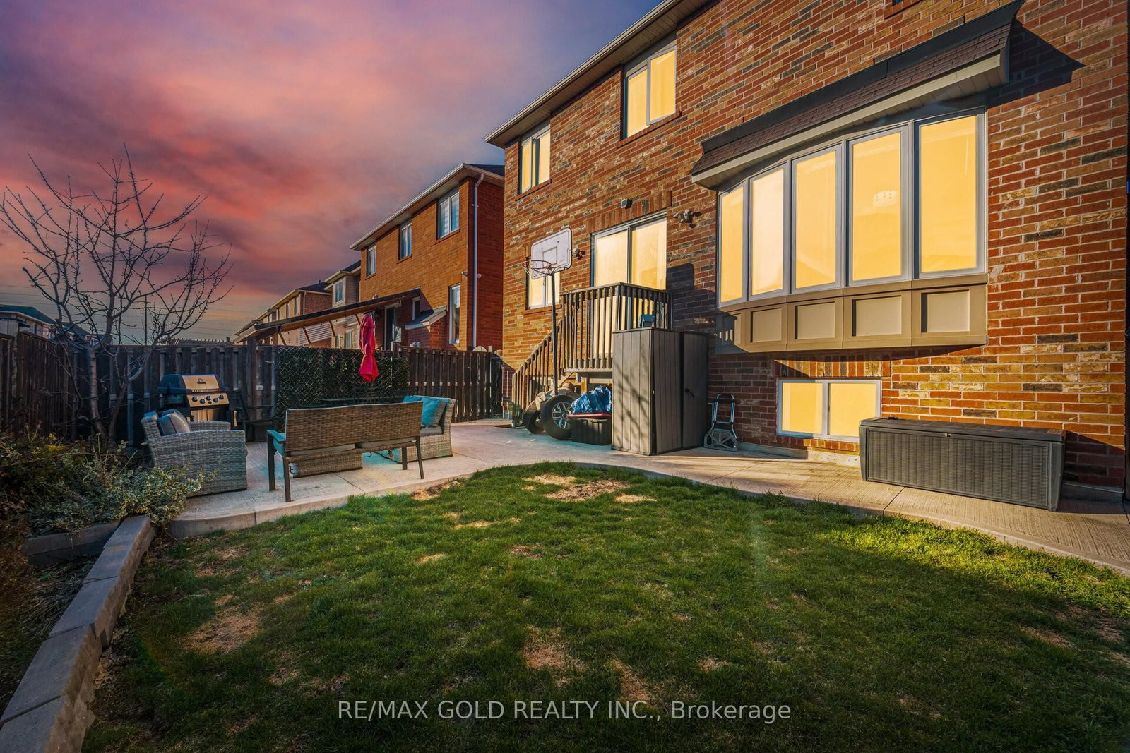 Detached House for sale at 20 Peppermint Close, Brampton, Ontario, L6P 3C7 - Bram East - MLS: W12991590