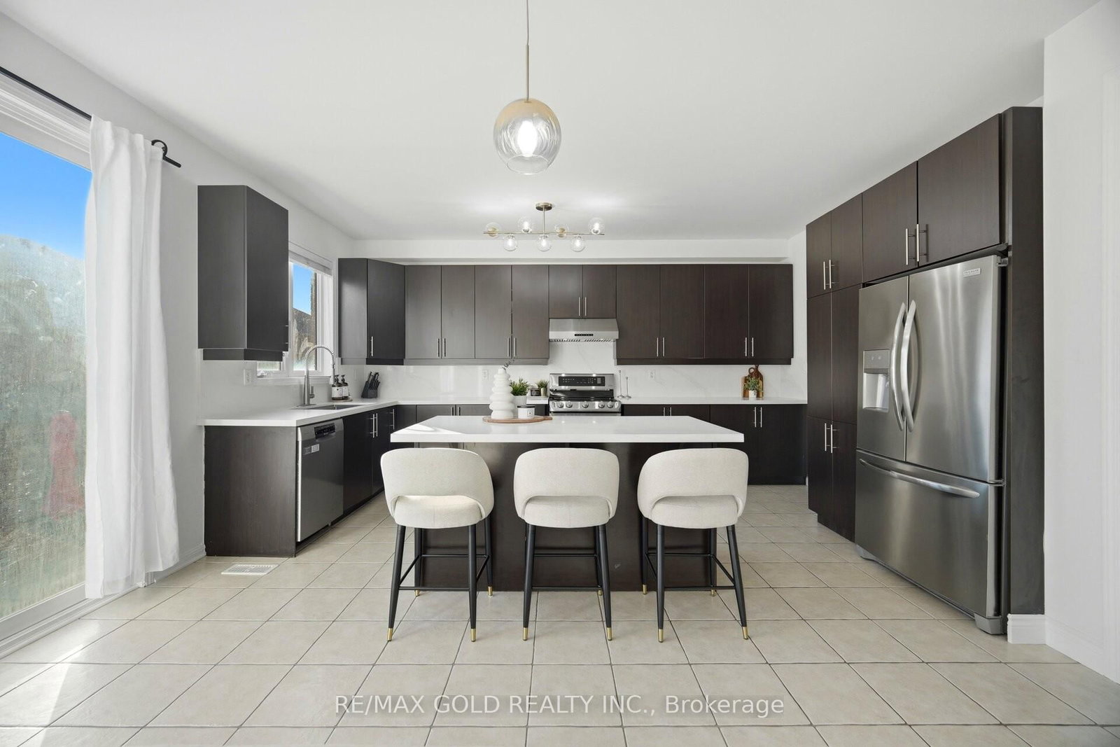 Detached House for sale at 20 Peppermint Close, Brampton, Ontario, L6P 3C7 - Bram East - MLS: W12991590