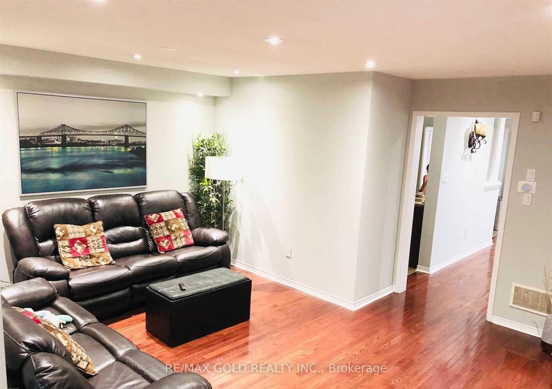 Upper - 10 Palleschi Dr, Brampton, L6P 2S1 | Image 3