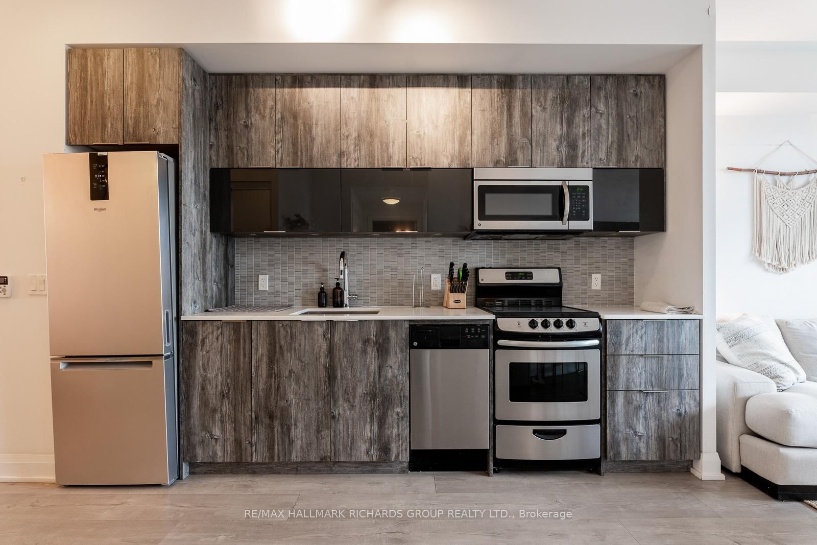 56 Annie Craig Drive, Unit 1407 - Photo 2