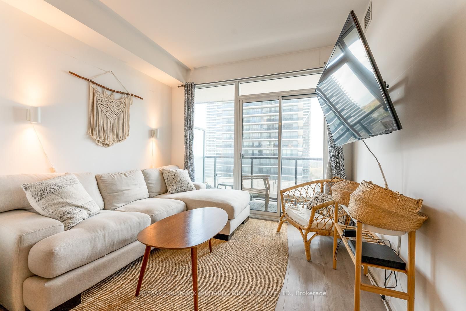 56 Annie Craig Drive, Unit 1407 - Photo 3